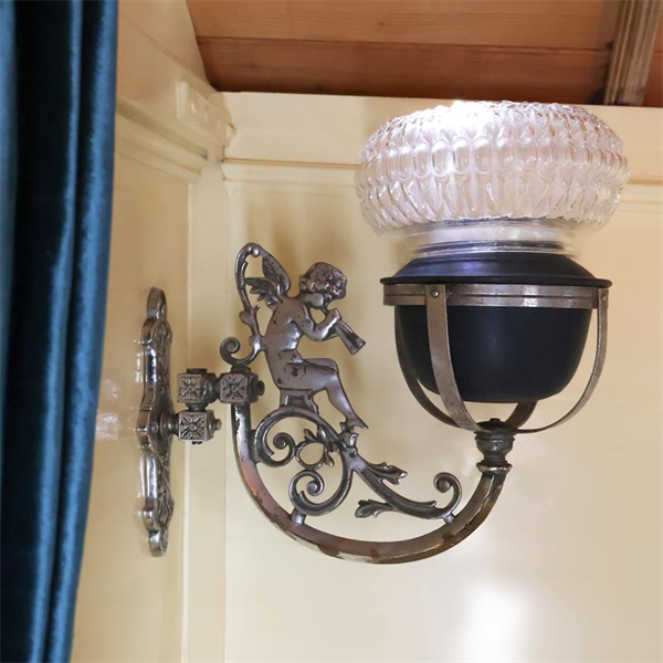 'Queenie' The Gypsy wagon