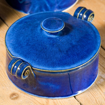 Serving dish with lid